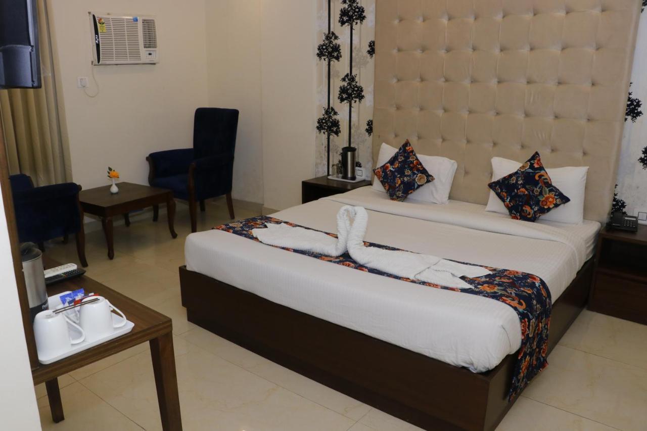 Hotel S C Residency Zirakpur Dış mekan fotoğraf