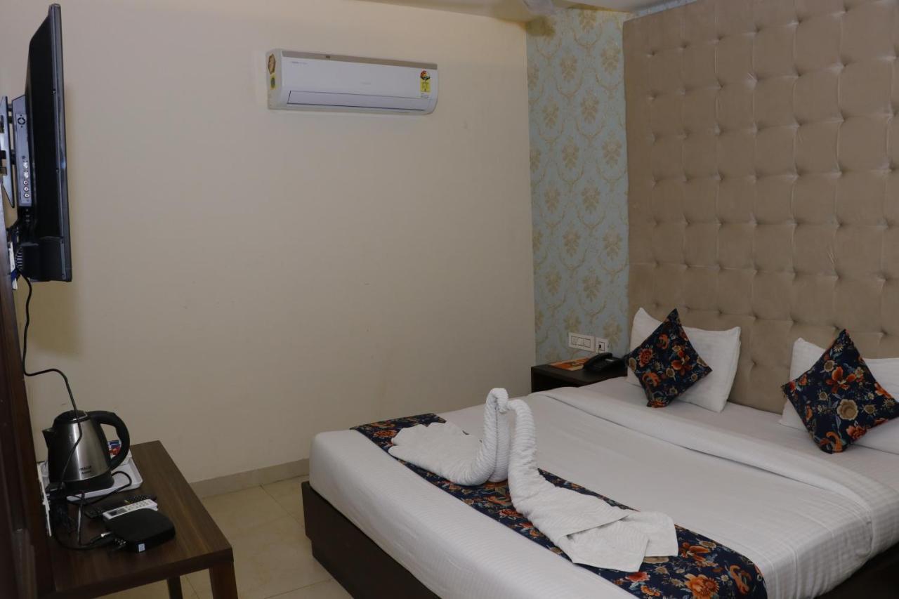 Hotel S C Residency Zirakpur Dış mekan fotoğraf