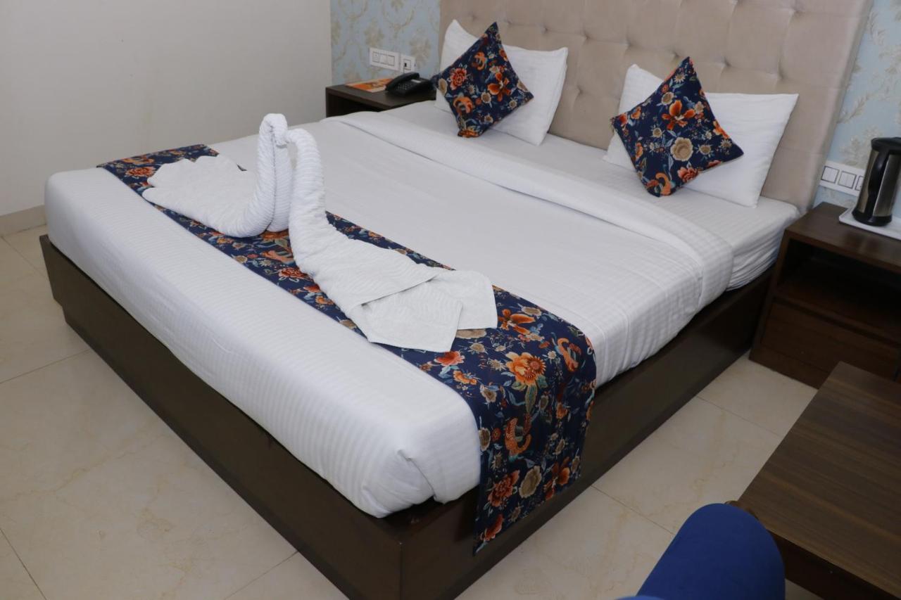 Hotel S C Residency Zirakpur Dış mekan fotoğraf